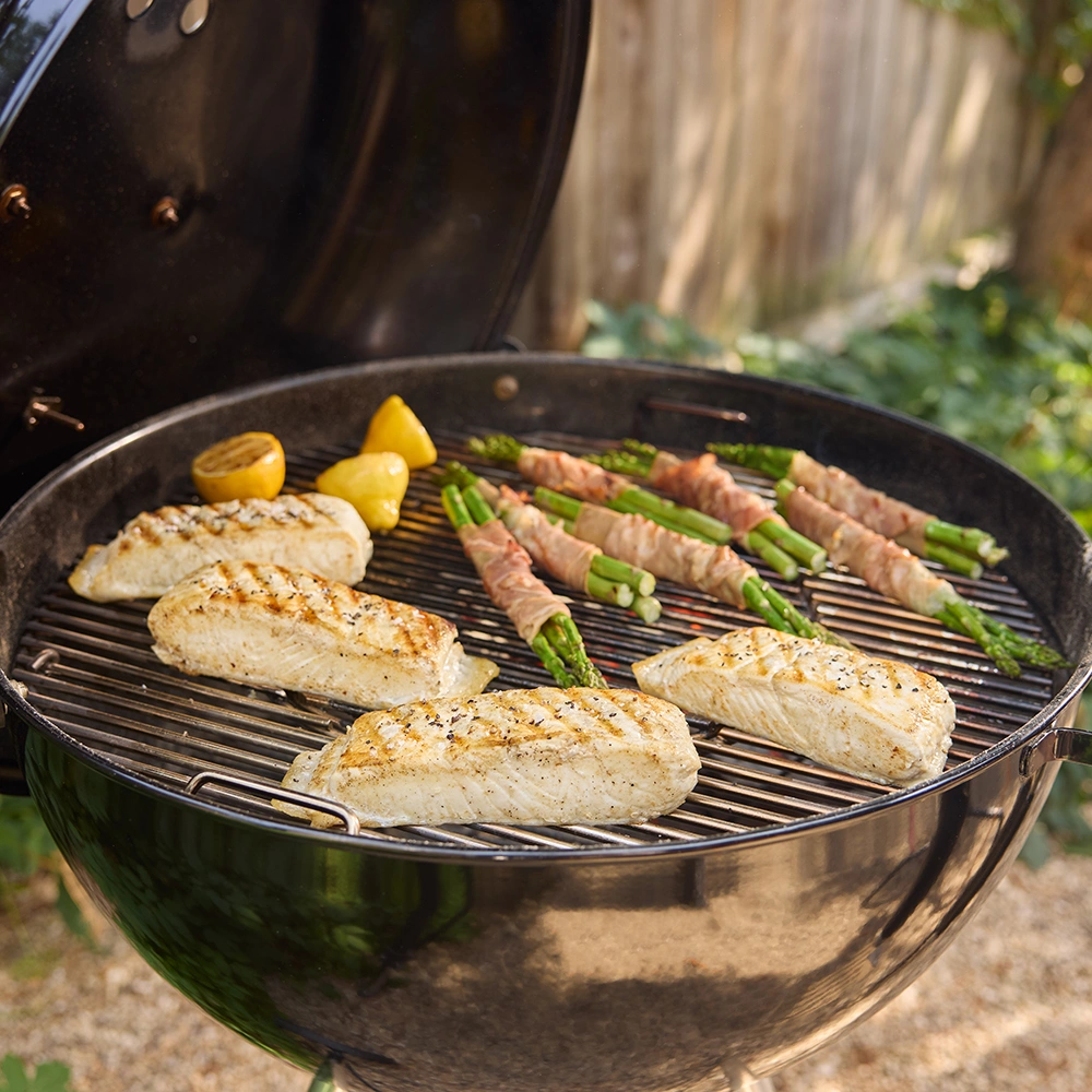MasterTouch GBS E-5750 faszenes gömbgrill 57 cm