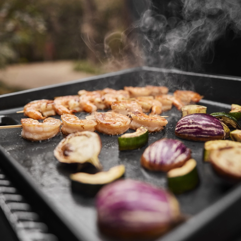 Slate_Lifestyle_15 weber plancha gázgrill 43 cm fekete