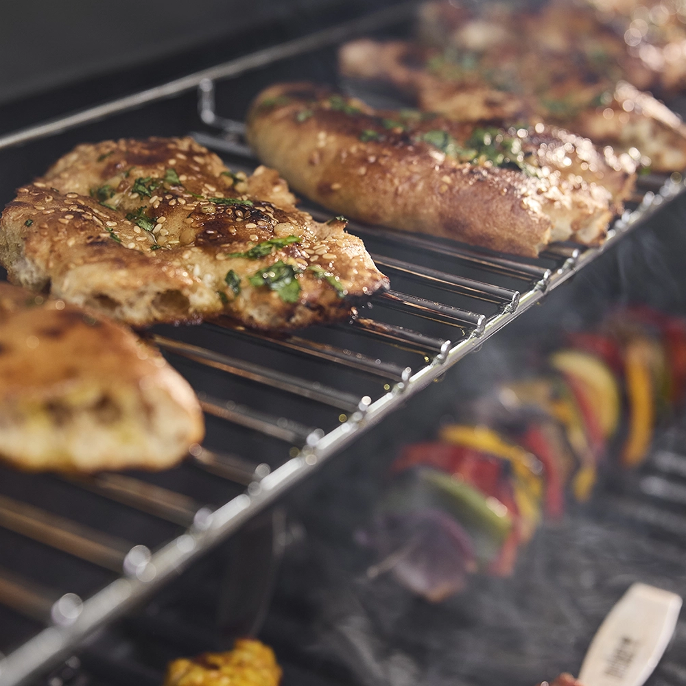 Fekete Genesis gázgrill, E-330WR